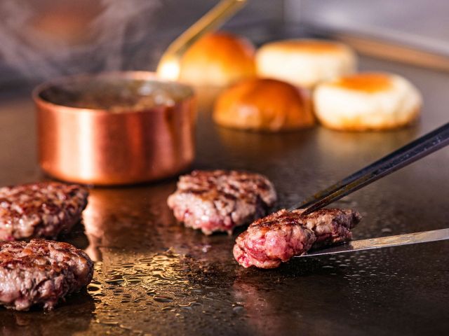 グリル・ステーション 国産牛のミニッツハンバーグ