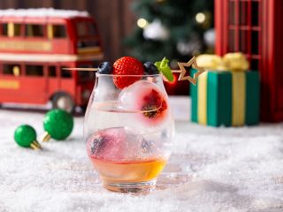 キラキラと輝くオーナメントをイメージしたスペシャルドリンク「Peach Snow Globe(ピーチスノードーム)」