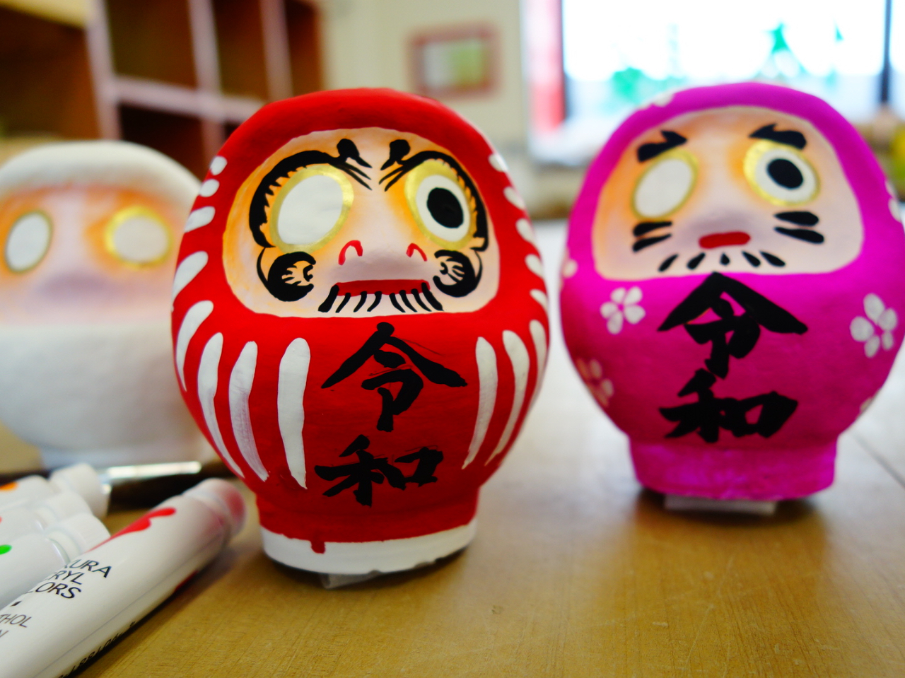 ����܂̊G�t�̌��ŕK���F��I