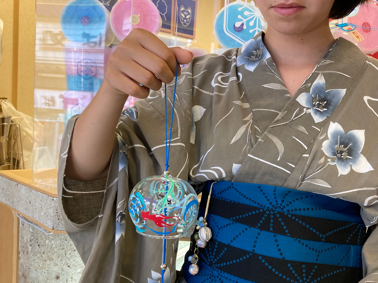 �K���X�̕���̊G�t�̌����I�ׂ�