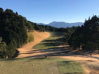 【女性におすすめ!】三島ゴルフ倶楽部でラウンドレッスン! 午後から9ホールを回るプランです♪