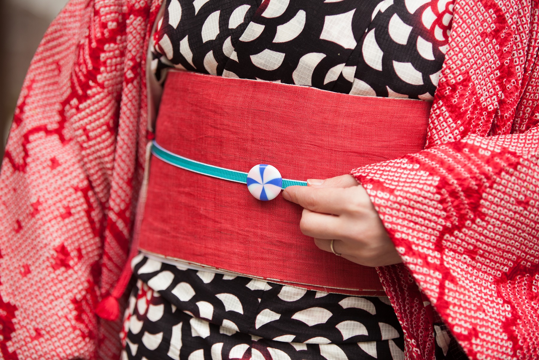 浴衣に似合う帯を付けて