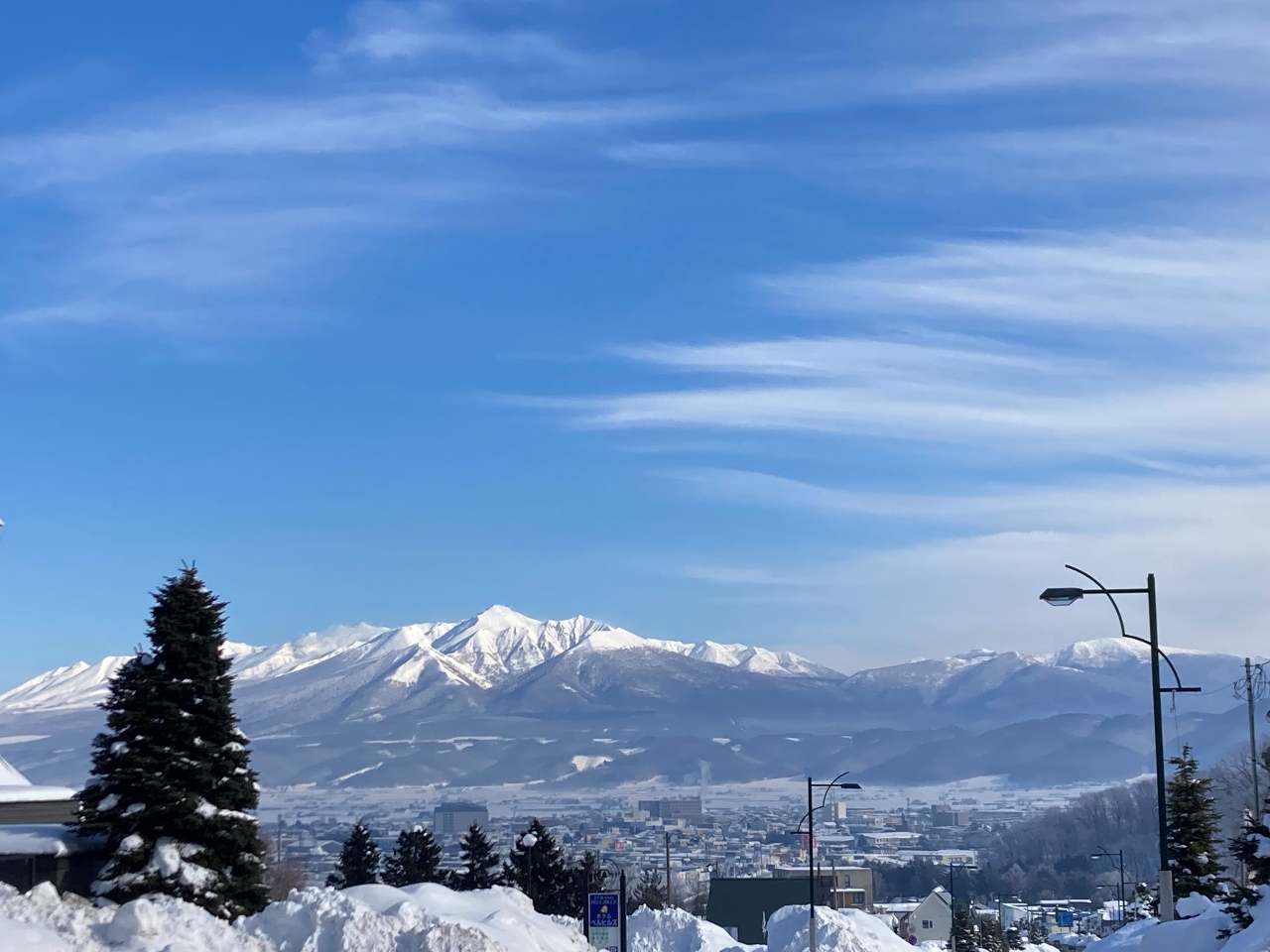 �k�̕�X�L�[�ꂩ��O���Ɍ������ፑ������