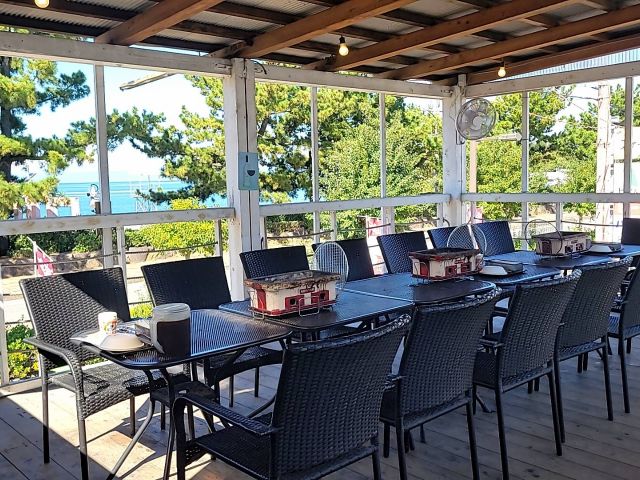 海が一望できるテラス席