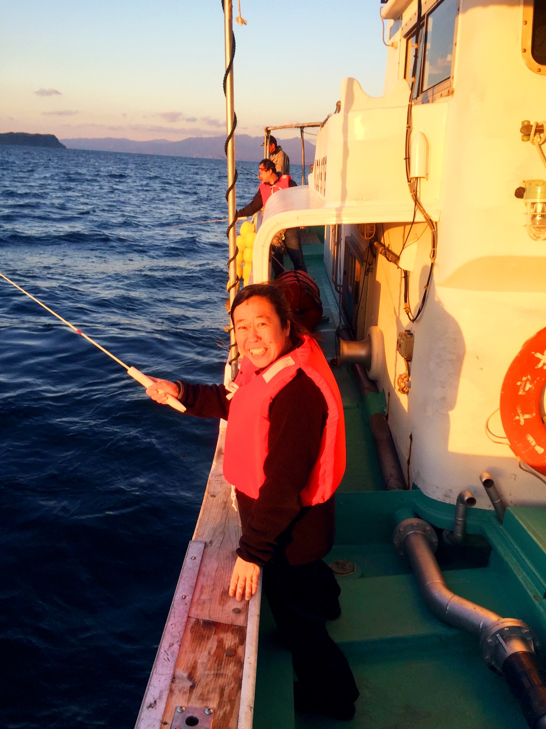 グループで貸切 イカエギ釣り体験 夕方からお手軽アクティビティ 釣れたイカを 観光漁船 七宝丸 じゃらん遊び体験