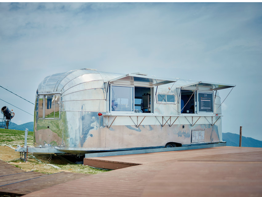 �g���[���[�J�t�F