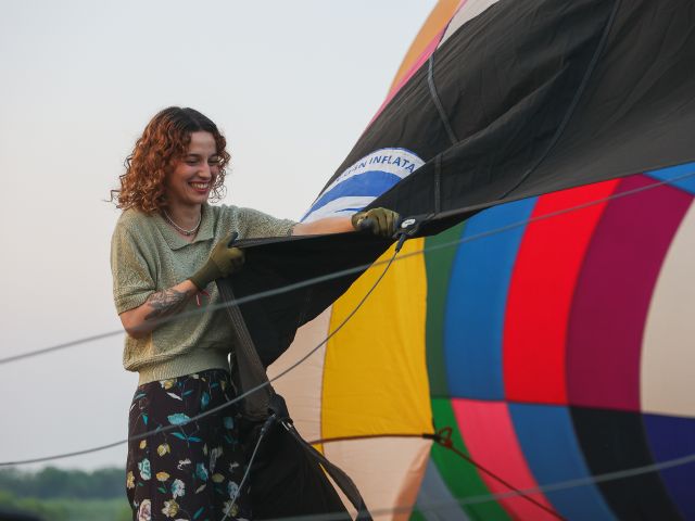 ただ乗るだけではなく組立や膨らませるところから一緒に参加して、クルーの一員として熱気球に触れて学び楽しみましょう。