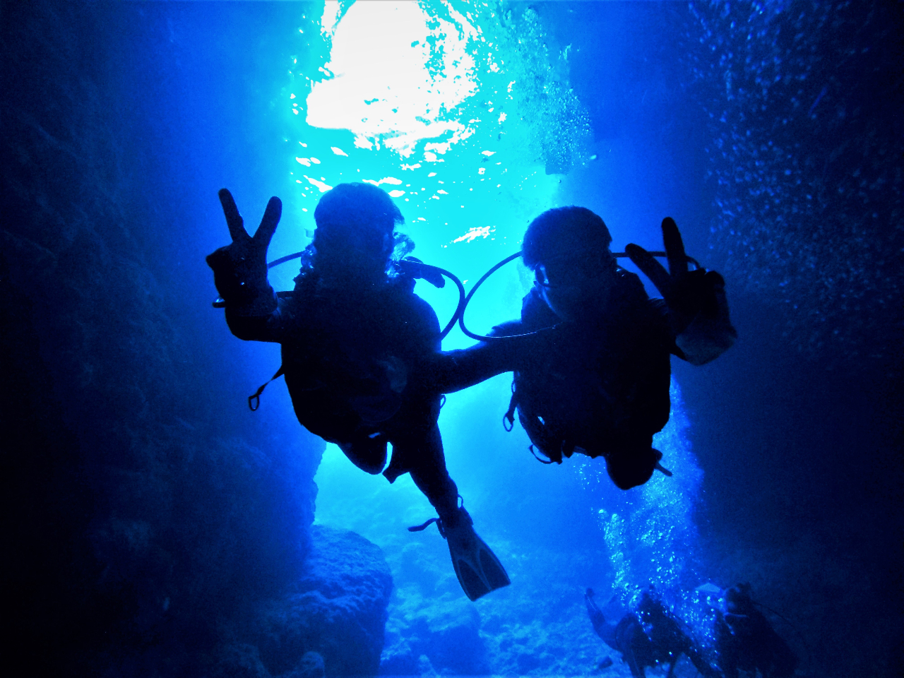 沖縄一番人気の、青の洞窟