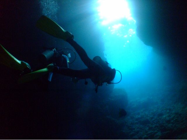 青の洞窟シルエット