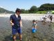 浅瀬なので小さいお子様も水遊びしながら楽しめます♪