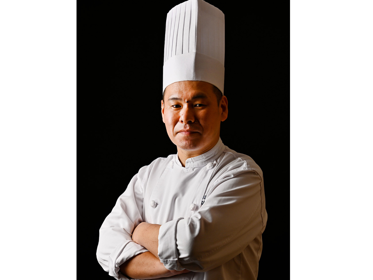 �������@����v