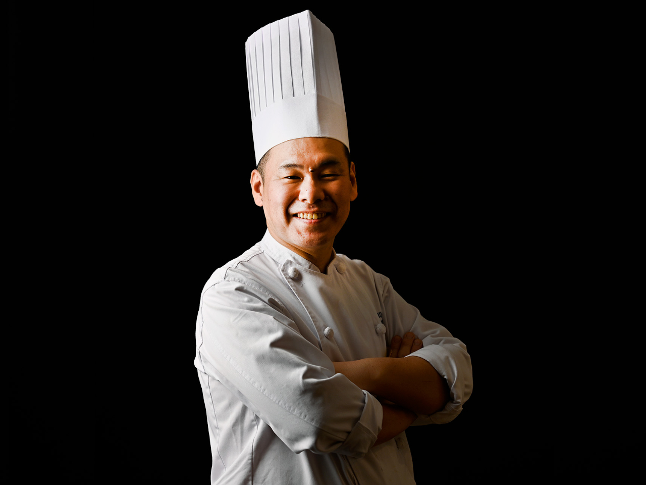 �������@����v