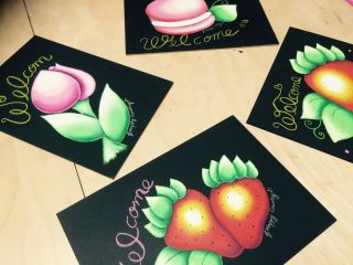 季節に合わせた絵柄のボードもご用意しています。春はチューリップ♪