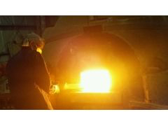 窯の温度が上がって来ました。気持ちで負けるとやけどします。