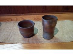 登り窯コース焼き上がり作品例です。お湯飲みとビアマグ?なかなか味ある焼き上がり!