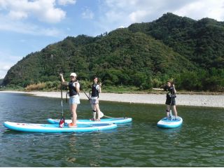 岐阜 長良川 岐阜城をバックに清流をのんびりお気楽長良川supツアー フリーク じゃらん遊び体験