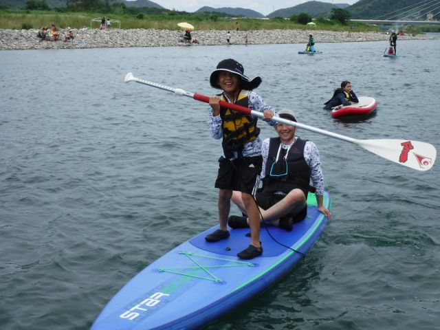 のんびり川の流れを楽しみます