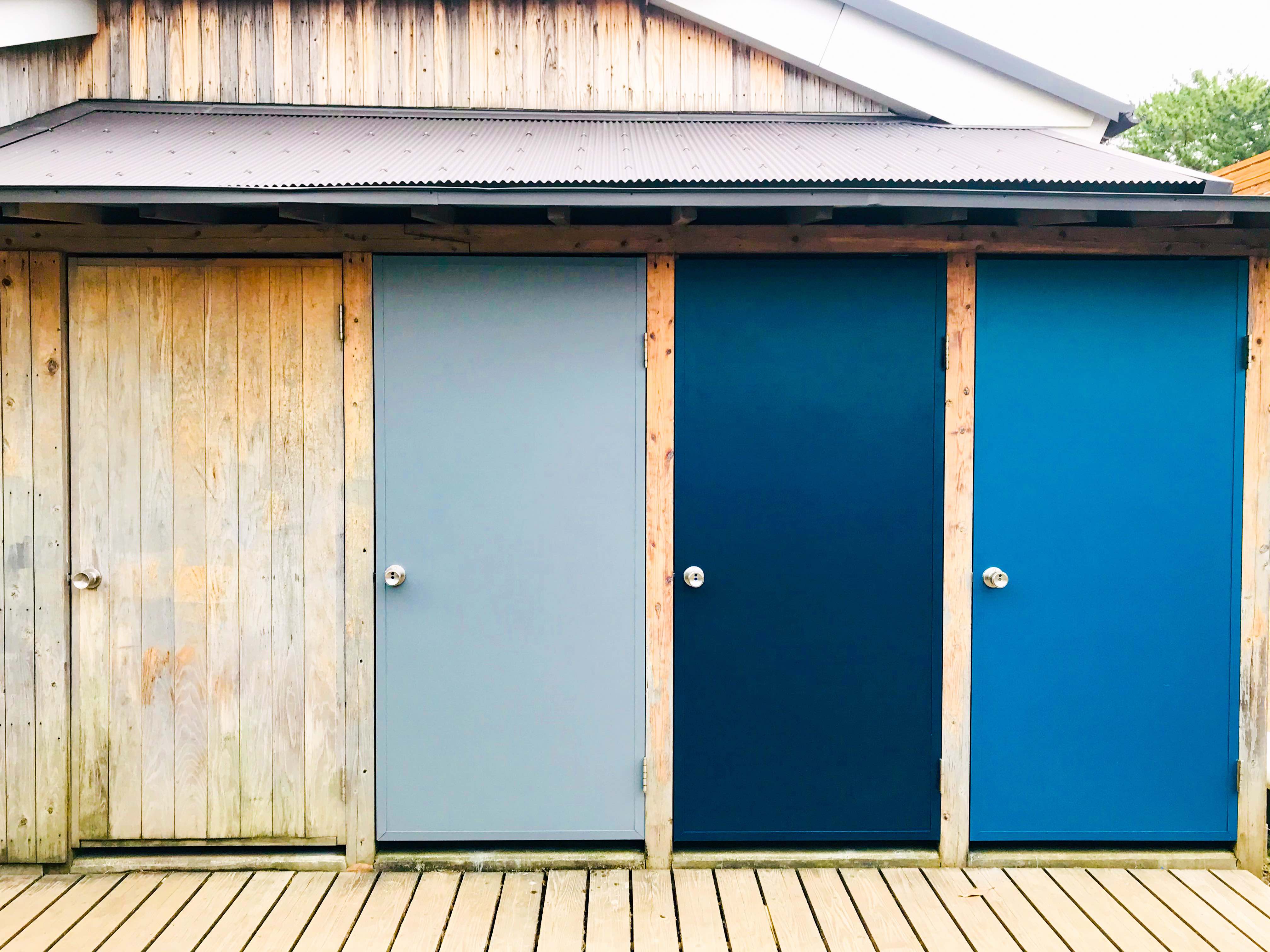 `FbNC͍XߎŃEFbgX[cɒւ܂BbJ[tŃtgɗaׁAMdiނ̃ZLeBSB