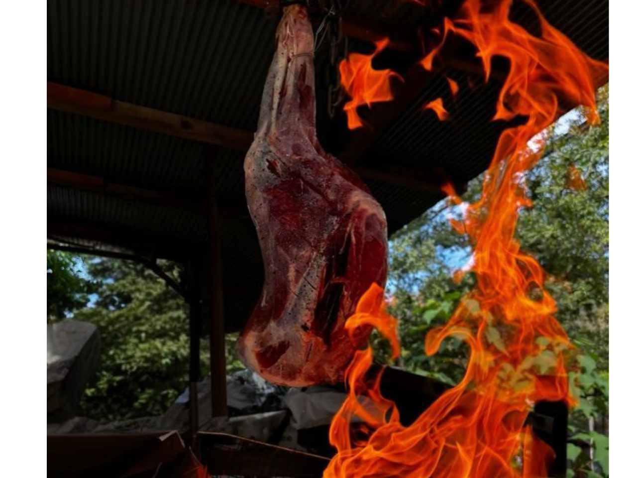 骨付き肉の丸焼き!焚き火スパイス!ジビエナイフワークで骨付き肉に挑む☆