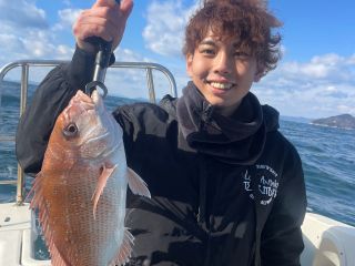 真鯛はいい色してます。美味しいです。