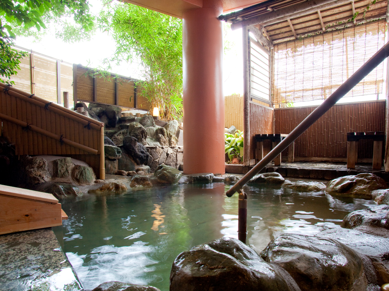 ygt̓@IVCzƌ򂩂̘IVCBi13F00~18F00@pj