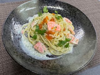 サーモンといくらの青のりクリームパスタ