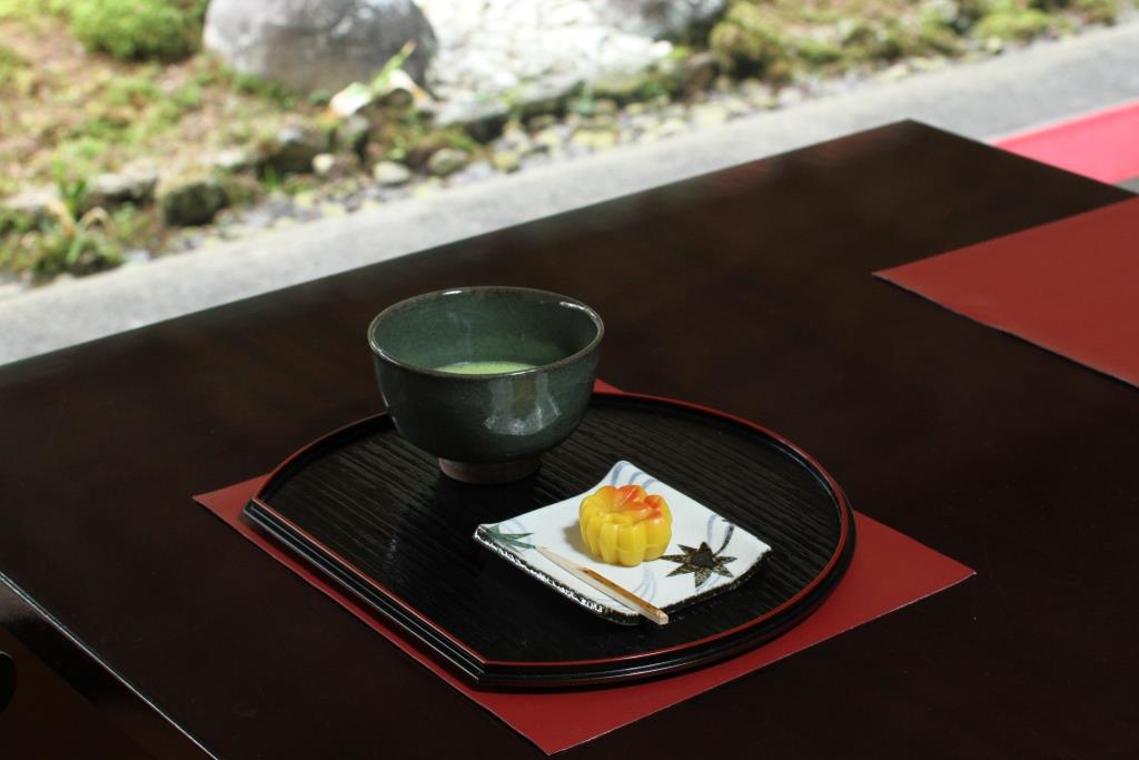 武雄焼とお抹茶と和菓子A