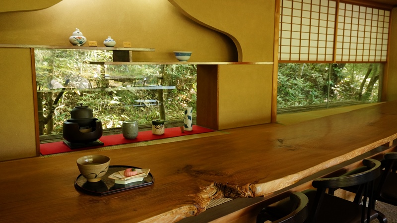 �����ɂ���݂ӂ˒����ɂ͏��̈ꖇ�ŏo�����J�E���^�[������܂��B