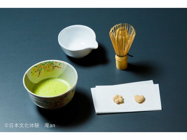 【京都】【抹茶3点体験コース】お抹茶とお干菓子&練り切り和菓子作り体験