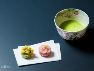 出来上がった和菓子を思い思いに盛り付けて・・・芸術作品の完成です!
