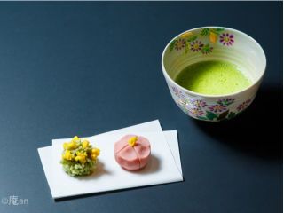 出来上がった和菓子を思い思いに盛り付けて・・・芸術作品の完成です!