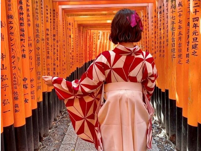 袴プラン レトロ 古典柄 大正ロマンを感じる袴スタイルで京都散策へ 国産レンタル着物 和香菜 じゃらん遊び体験 袴プラン レトロ 古典柄 大正ロマンを感じる袴スタイルで京都散策へ 国産レンタル着物 和香菜 じゃらん遊び体験