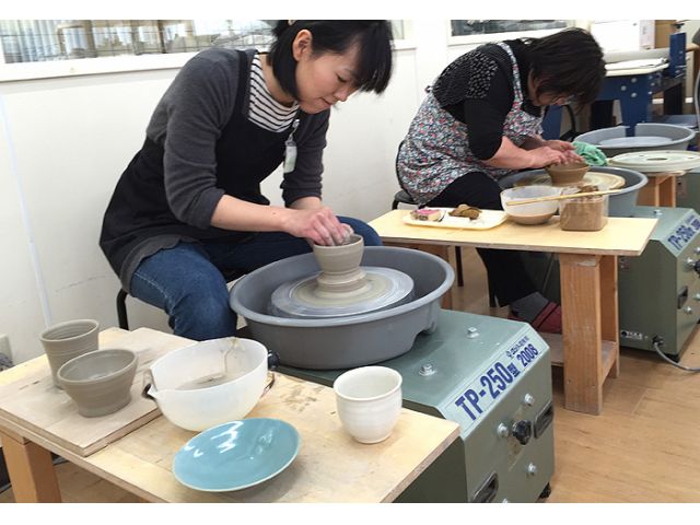 午後コース 1日体験 初心者も大歓迎 本格的な電動ろくろ体験 マイカップや茶碗を手作りしよう クレイスペース西岡陶房 じゃらん遊び体験 午後コース 1日体験 初心者も大歓迎 本格的な電動ろくろ体験 マイカップや茶碗を手作りしよう クレイスペース西岡陶房 じゃらん遊び体験