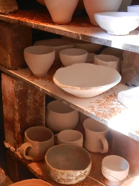 作品の完成まで3週間〜1か月ほどかかります。完成後は引き取りに来ていただくか、郵送(有料)になります。お楽しみに!