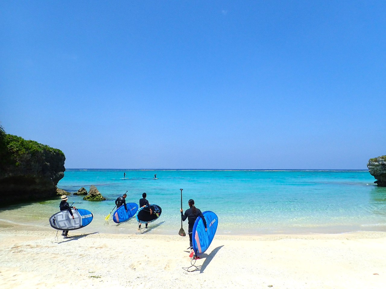 人気のSUPクルージングツアー♪今帰仁エリアの海の透明度は抜群です♪