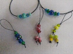 出来上がった玉はネックレス・携帯ストラップ・ブレスレットにしてお持ち帰りいただけます。