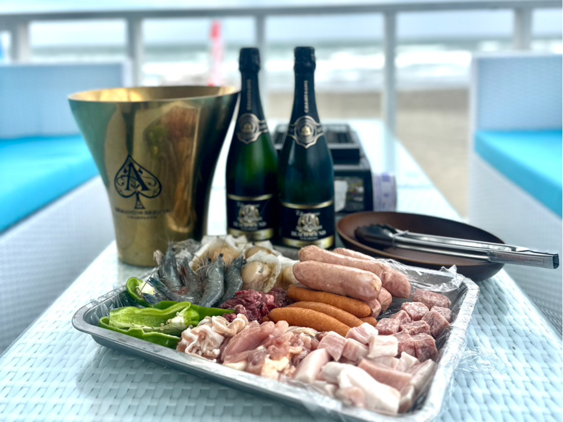 ≪学生限定≫【平日17:00から由比ヶ浜手ぶらBBQ】3H飲放付×シャンパン