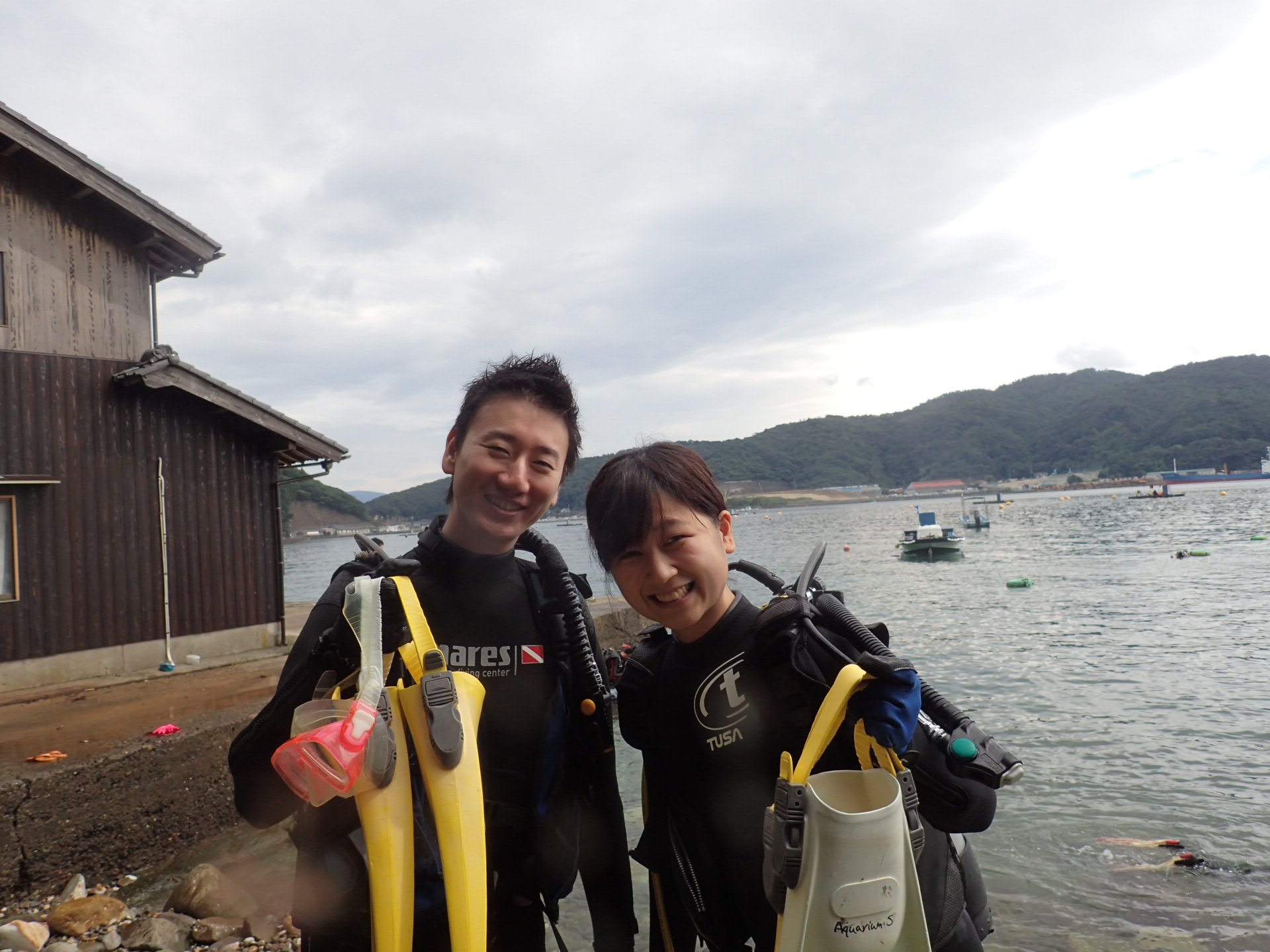 �F�B���m��J�b�v���̕��ɑ������Q�����������Ă��܂��B�Ă̎v���o���ɂ������ł����H