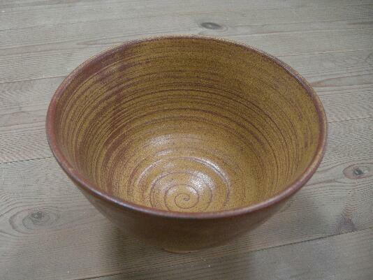ロクロ成型作品の一例です。(陶芸教室生徒作)