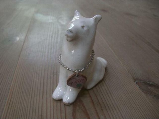 食器だけではなく、人形やアクセサリー等、お好きな物が作れます。人形作品の一例です。(陶芸教室生徒作)