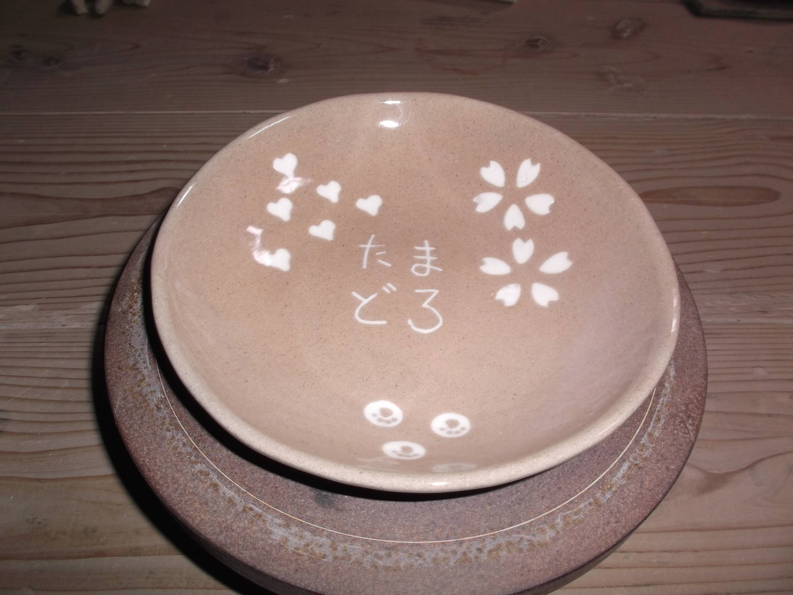 釉薬を塗り、1280℃で焼成して完成です。1