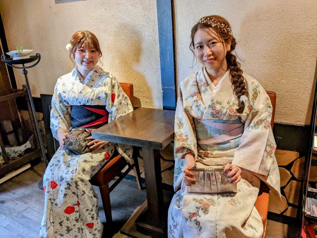 カフェにて着物女子