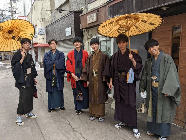 卒業記念に仲間で着物撮影