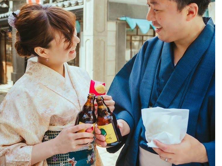 着物でザンギに小樽ビールでカンパーイ!