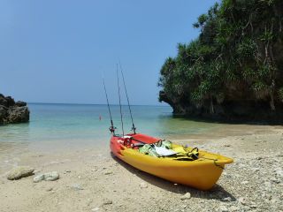 誰もいないビーチに上陸