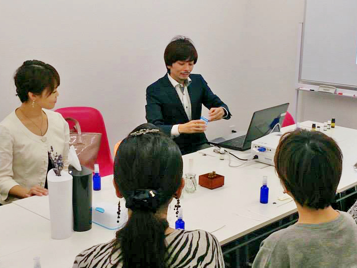 天然アロマの香水づくり(調香・ブレンド)体験講座