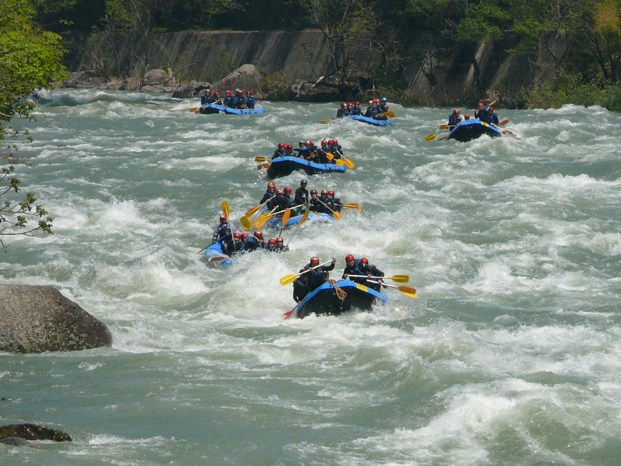 春先は激流が味わえます