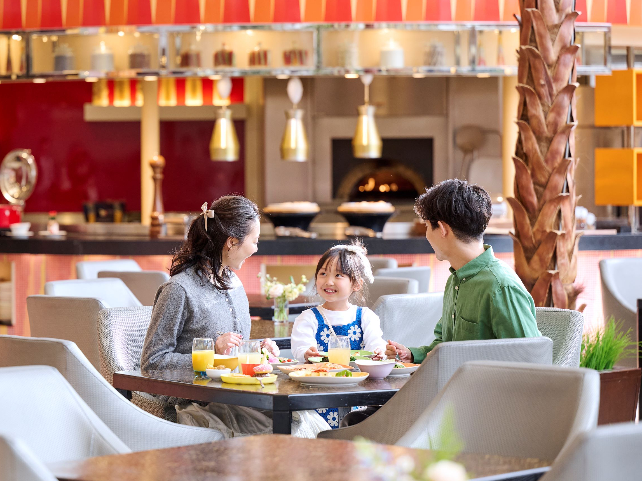 【5月 ランチ】ローストビーフに絶品スイーツまで日替わりで堪能!+ソフトドリンク...