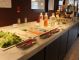 約30種類のサラダバーから和洋惣菜まで