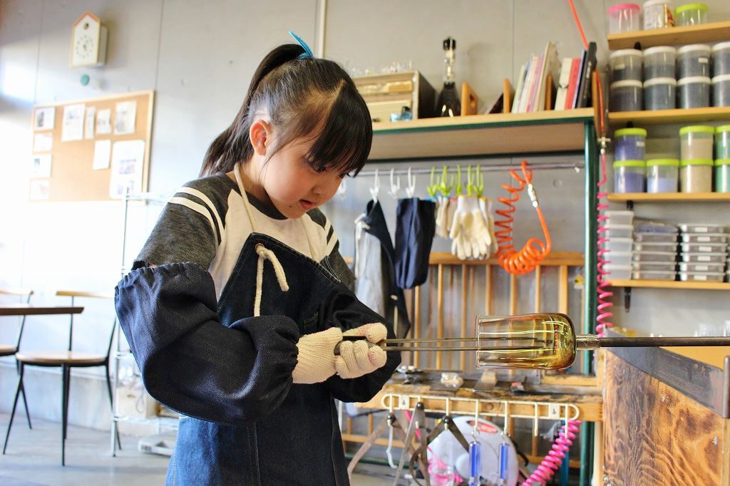 小さなお子様もアシストしながら一人で作っていただけます。